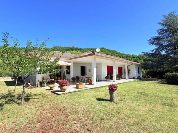 casa indipendente in vendita ad Acqualagna