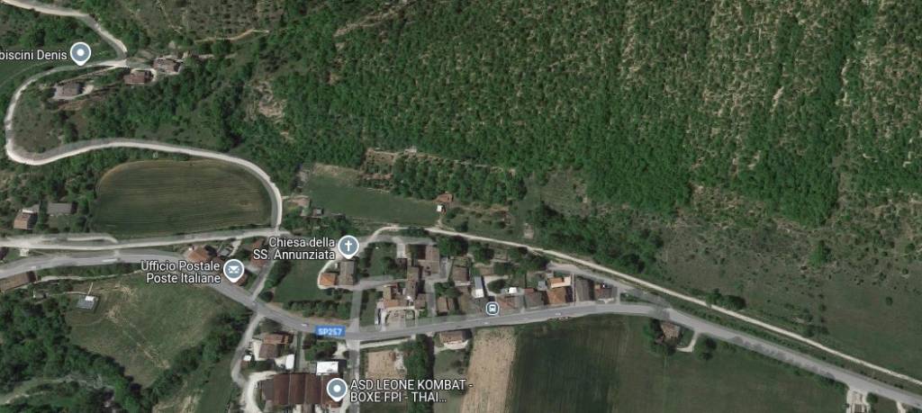 casa indipendente in vendita ad Acqualagna in zona Petriccio