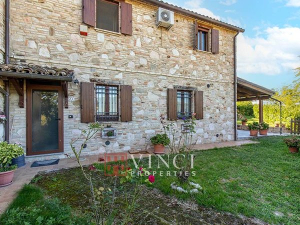 casa indipendente in vendita ad Acqualagna