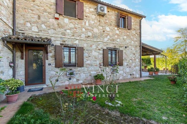 casa indipendente in vendita ad Acqualagna