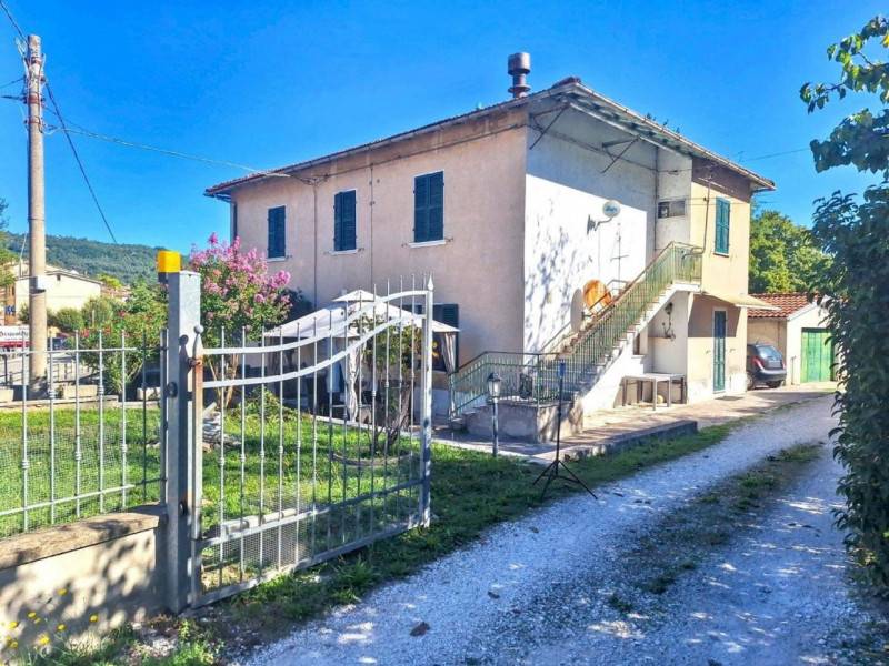 locale di sgombero in vendita ad Acqualagna