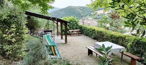 casa indipendente in vendita ad Acqualagna in zona Fossato