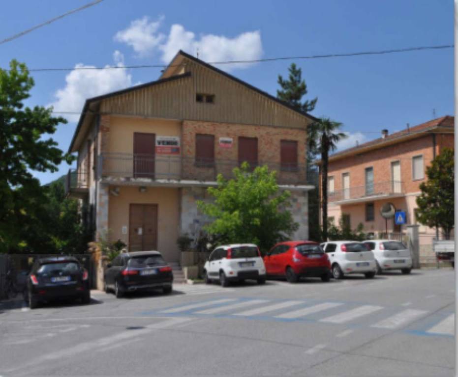 negozio in vendita ad Acqualagna