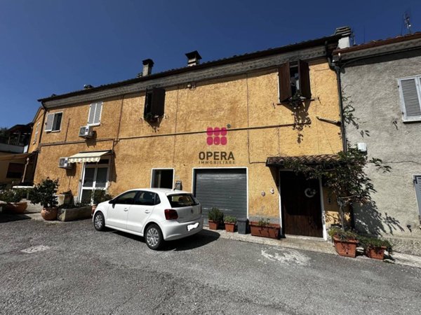 appartamento in vendita ad Acqualagna in zona Furlo