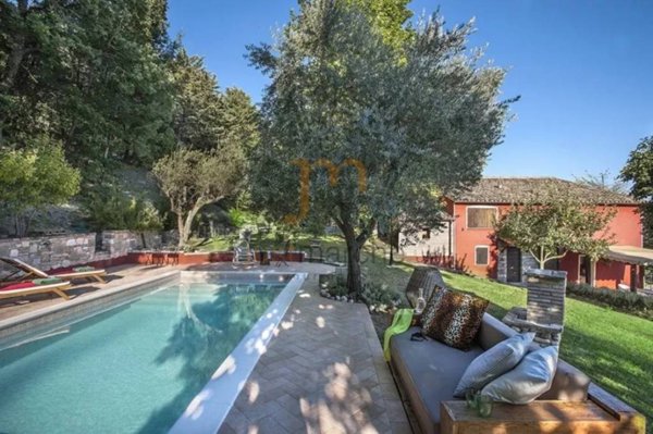 casa indipendente in vendita ad Acqualagna in zona Furlo