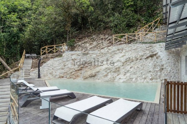 casa indipendente in vendita ad Acqualagna in zona Furlo