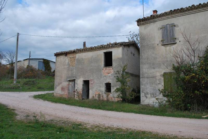 casa indipendente in vendita ad Acqualagna in zona Case nuove