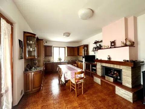 casa indipendente in vendita ad Acqualagna in zona Case nuove