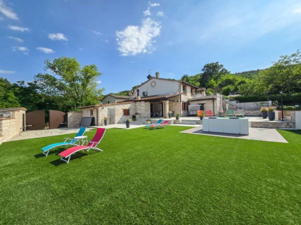 casa indipendente in vendita ad Acqualagna