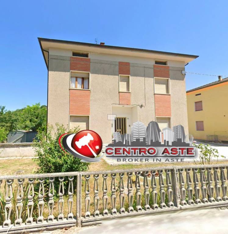 casa indipendente in vendita ad Acqualagna in zona Pole