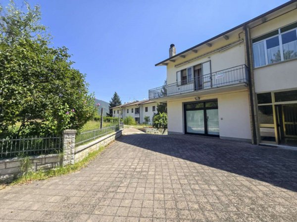 appartamento in vendita ad Acqualagna in zona Case nuove