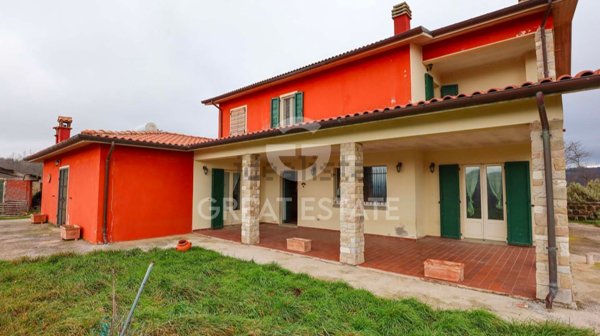 casa indipendente in vendita ad Apecchio