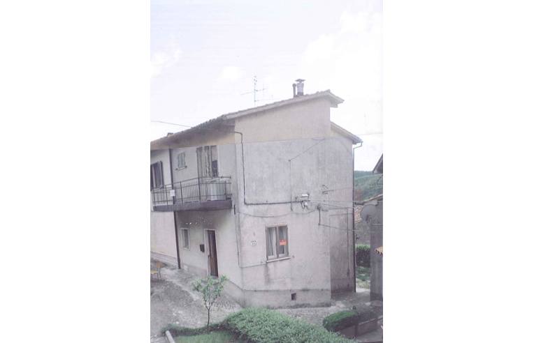 casa indipendente in vendita ad Apecchio in zona Serravalle di Carda