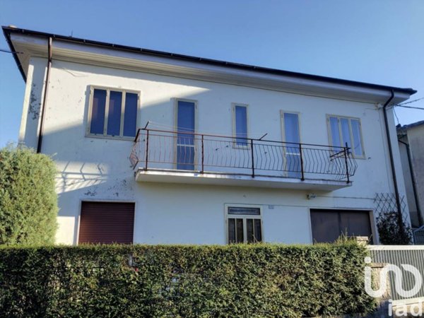 casa indipendente in vendita ad Apecchio in zona Valdara