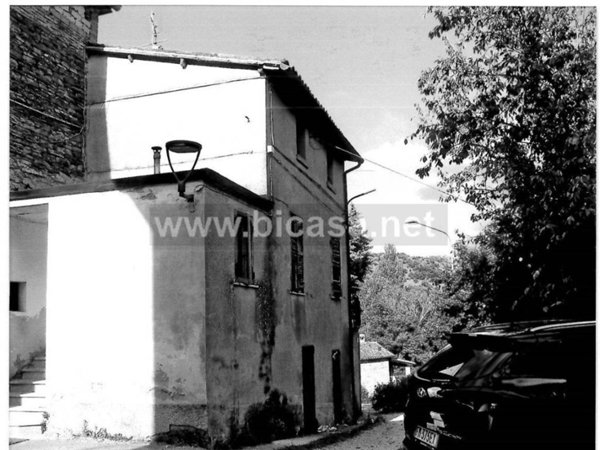 casa indipendente in vendita ad Apecchio in zona Pian di Molino
