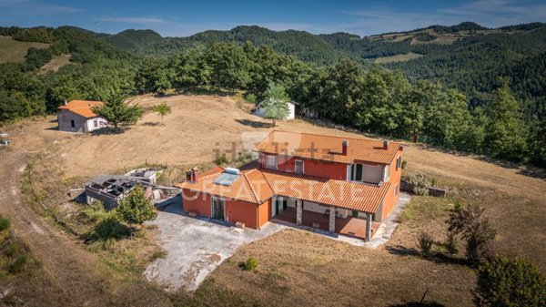 casa indipendente in vendita ad Apecchio
