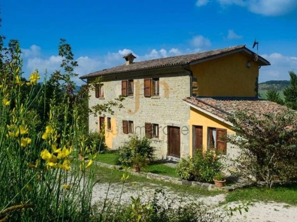 casa indipendente in vendita ad Apecchio