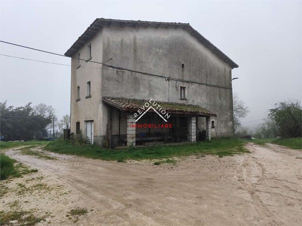 casale in vendita ad Apecchio