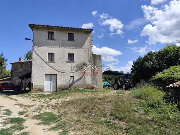 casale in vendita ad Apecchio