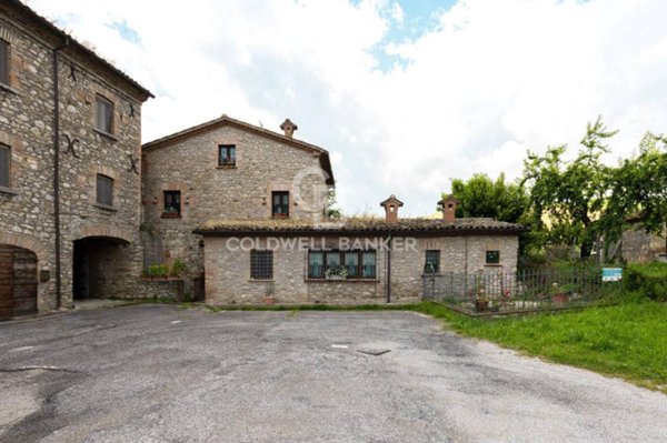 casa indipendente in vendita a Belforte all'Isauro