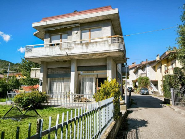 appartamento in vendita a Belforte all'Isauro