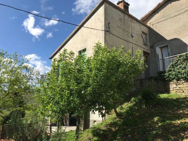 casa indipendente in vendita a Belforte all'Isauro
