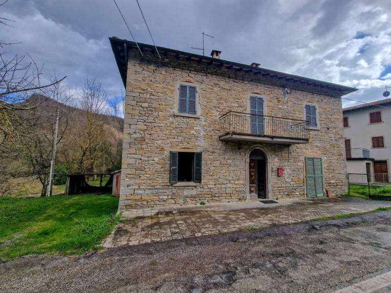 casa indipendente in vendita a Borgo Pace in zona Sompiano