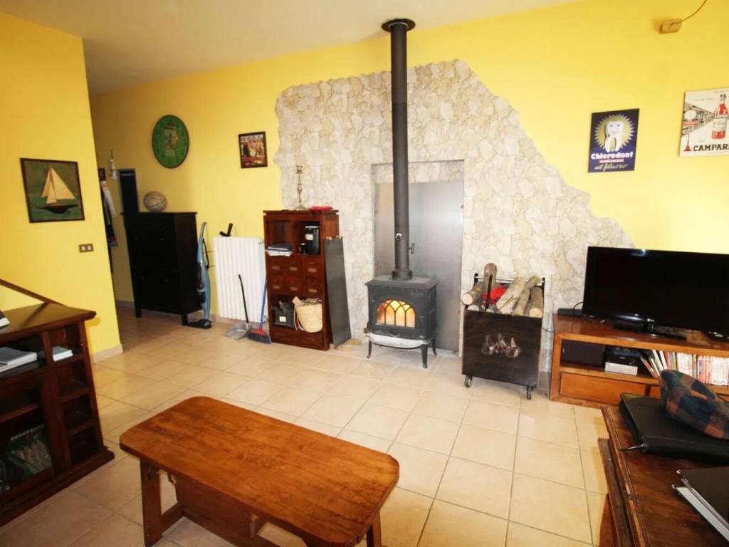 appartamento in vendita a Borgo Pace in zona Lamoli