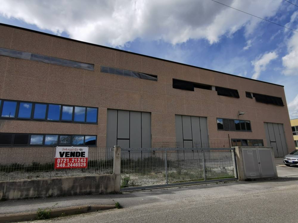 capannone in vendita a Cagli in zona Smirra