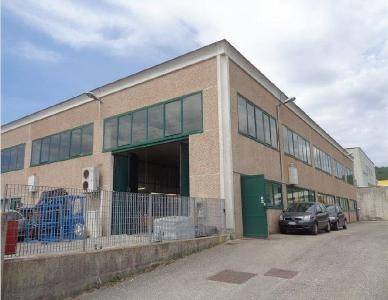 locale commerciale in vendita a Cagli