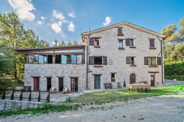 casa indipendente in vendita a Cagli