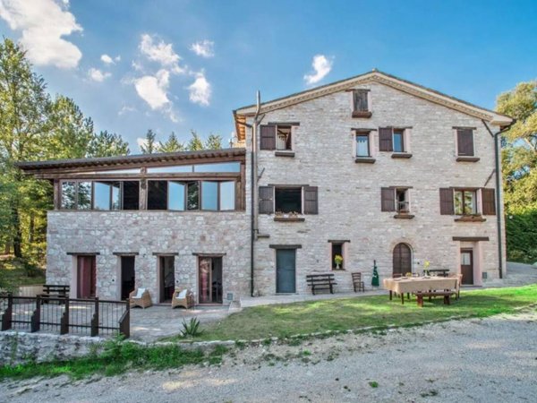 casa indipendente in vendita a Cagli