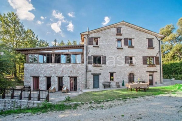 casa indipendente in vendita a Cagli