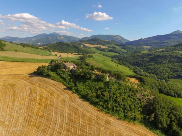 casa indipendente in vendita a Cagli