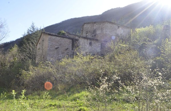 casa indipendente in vendita a Cagli
