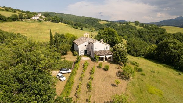 casa indipendente in vendita a Cagli