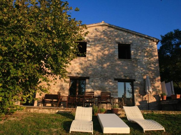 casa indipendente in vendita a Cagli
