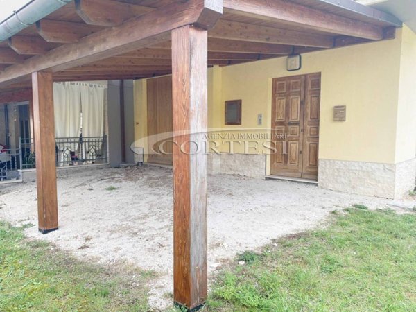 casa indipendente in vendita a Cagli in zona Smirra