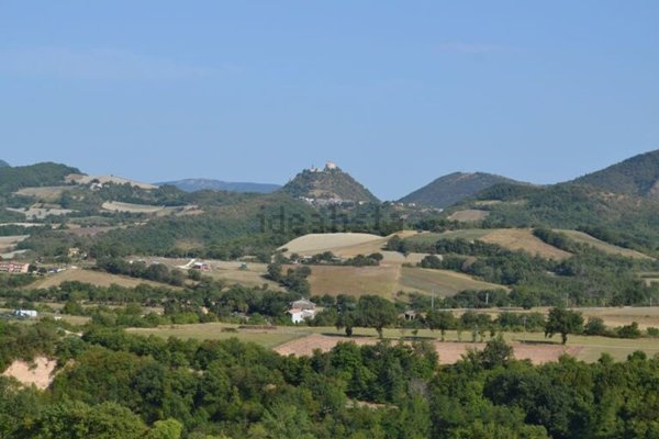 quadrivano in vendita a Cagli