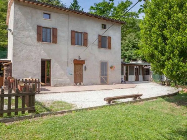 casa indipendente in vendita a Cagli