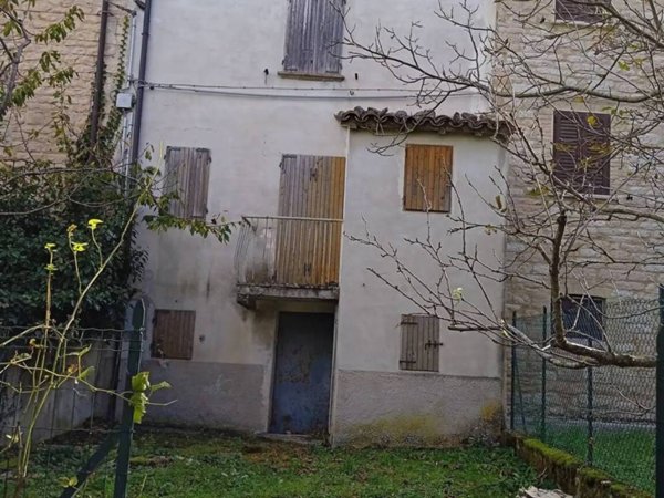 casa indipendente in vendita a Cagli