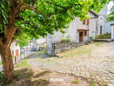 appartamento in vendita a Cagli in zona Secchiano