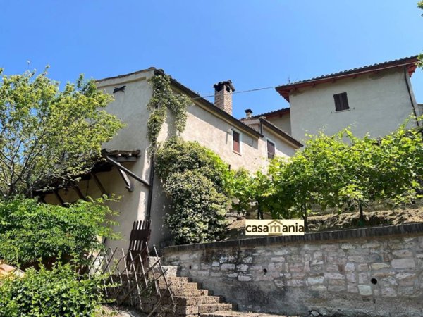 casa indipendente in vendita a Cagli