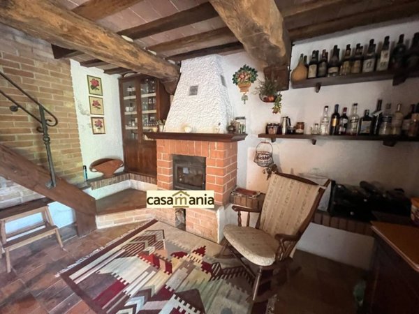 casa indipendente in vendita a Cagli