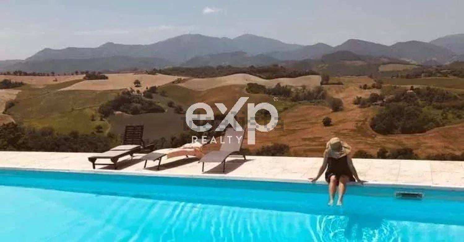 casa indipendente in vendita a Cagli