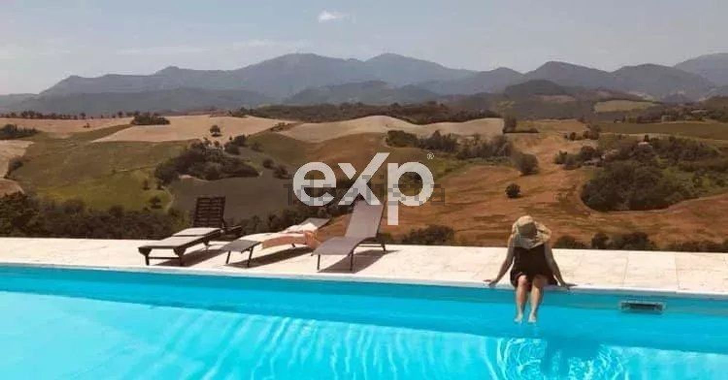 casa indipendente in vendita a Cagli