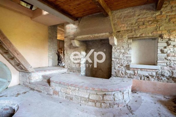 casa indipendente in vendita a Cagli