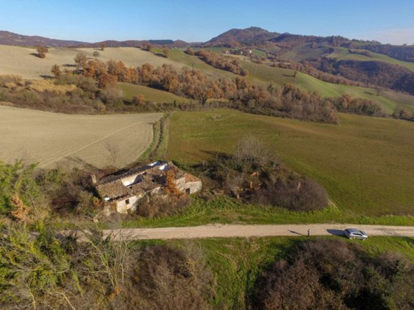 casale in vendita a Cagli