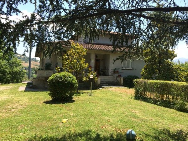 casa indipendente in vendita a Cagli