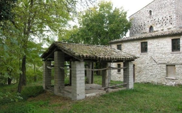 casa indipendente in vendita a Cagli